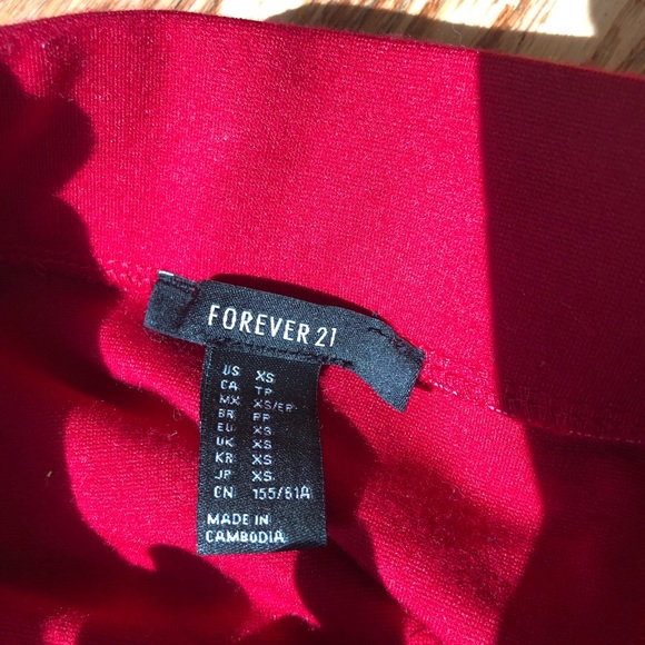 Red skirt - Picture 3 of 3